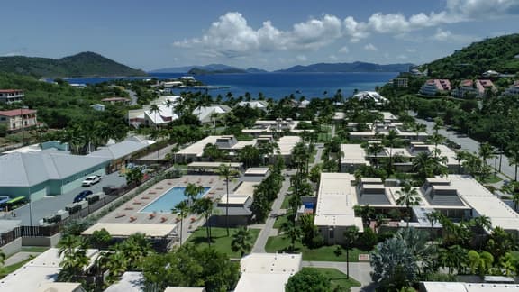 Pineapple Village 3208